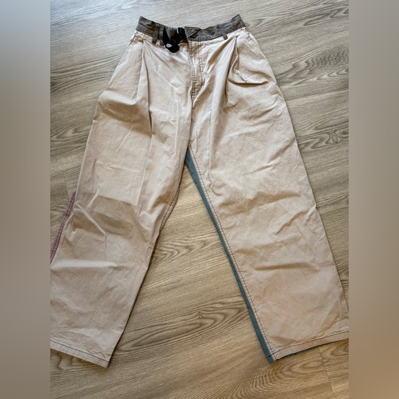 ORUMM Tuck Colorblock Pants - Picture 4 of 5